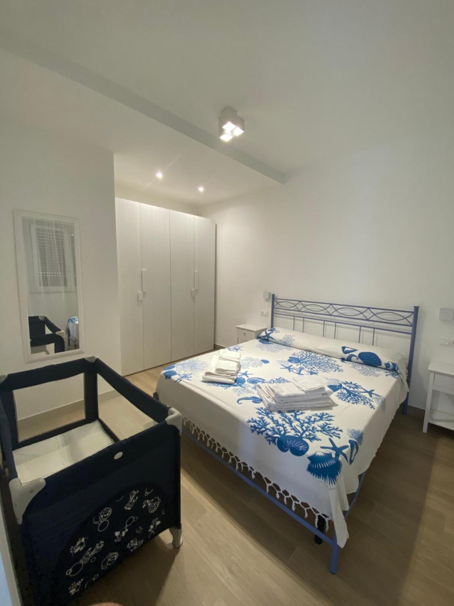 Mondello Sea House Apartment ปาแลร์โม ภายนอก รูปภาพ